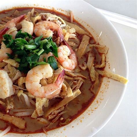 I was ordered laksa, fried rice tomyam.taste so good.someday i will return back. Kuching laksa. | Fusion food, Food, International recipes