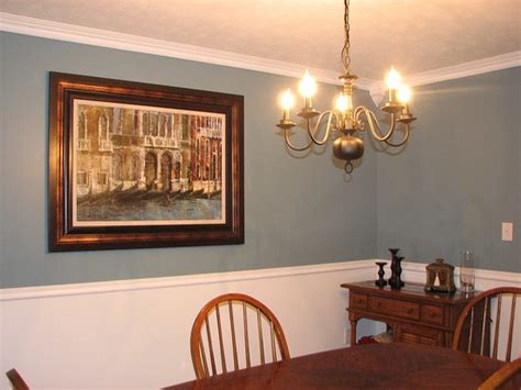 A chair rail is a strip of railing that runs horizontally around a wall. Dining Rooms With Chair Rail Paint Ideas | Simple Home ...