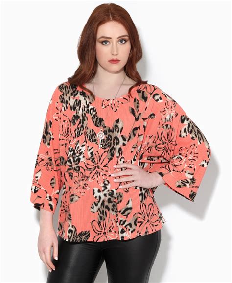 Tops Animal And Flower Print Batwing Top With Necklace Krisp