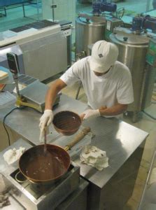 Il personale è svogliato e poco professionale ed i prodotti serviti non all'altezza dell'eccellenza. Elaboración del chocolate | Guía Chocolate