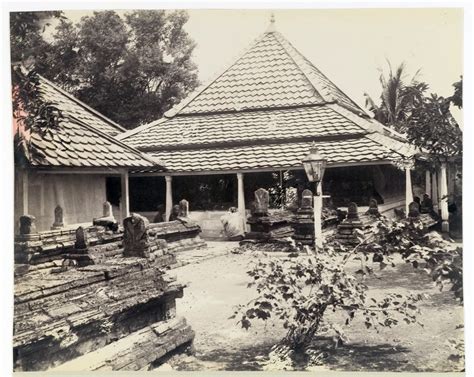 Indonesia Zaman Doeloe Kompleks Makam Sunan Gresik Di Tahun 1902
