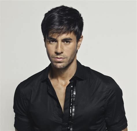 Enrique Iglesias To Be Recognized As Billboard S Top Latin Artist Of