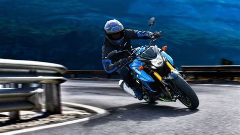 Suzuki Gsx S750 ปี 2022 รถจักรยานยนต์สตรีทไบค์หนึ่งเดียวของค่ายที่ยังคง