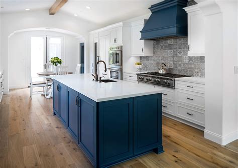 Get inspired by these trendy modern looking. 2020 Kitchen Design Trends | Sea Pointe Construction