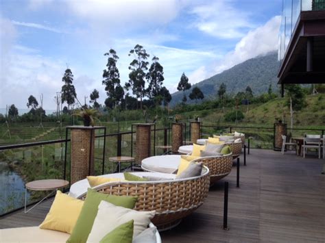 Gambar tentang 8 Restoran Di BANDUNG Dengan Pemandangan Paling GOKIL!