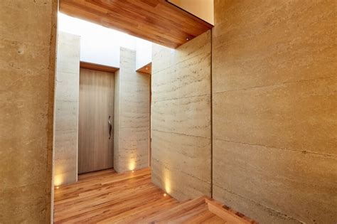 Rammed Earth Ties A Contemporary Home To The Rocky New