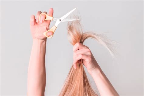Salon Experts Weigh In On How To Give Yourself A Haircut At Home