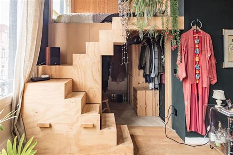 A loft means different things to different people. 25 Adult Loft Bed Ideas for Small Rooms and Apartments