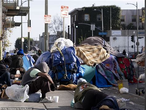 La Homeless Sites Are Overwhelmed By Coronavirus Daily Mail Online