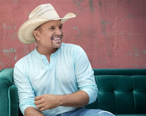 Garth Brooks Announces New Las Vegas Residency 'Garth Brooks/Plus ONE