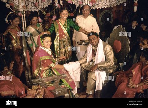 Hinduistische Hochzeit Fotos Und Bildmaterial In Hoher Auflösung Alamy