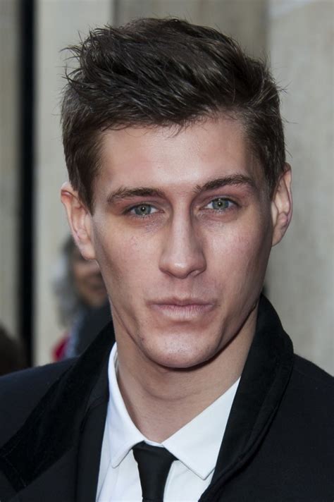 Trivia (19) is a singer of the choral of saint marc. Photos : Global Gift Gala : Jean-Baptiste Maunier : la ...
