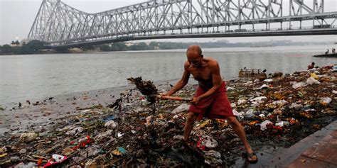 Indias Ganges River Pollution In Photos Business Insider