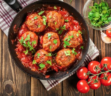 Who says turkey is only for thanksgiving? Low Calorie Turkey Meatball Crockpot Recipe | Lose Weight By Eating