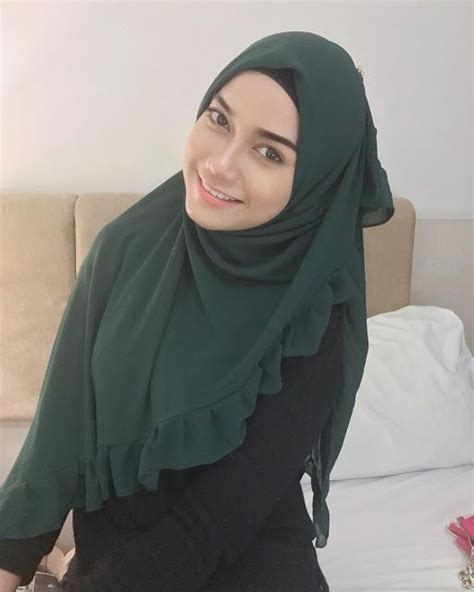 Yuna Zainal Beautiful Hijaber Sweety Malaysian Hijabi In 2021 Girl Hijab Beautiful Hijab