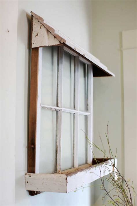 50 Ways To Use Old Windows Rustic Crafts And Diy Old Window Projects