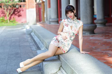 K Asian Dress Sitting Legs Brunette Girl Smile Glance Hd