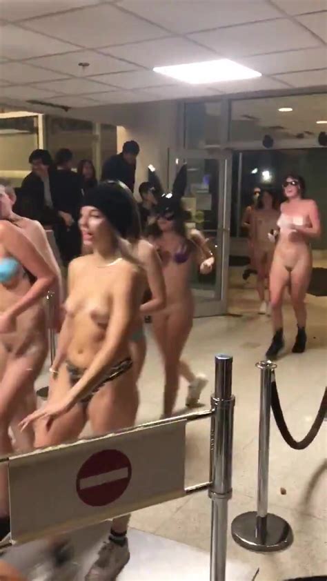 College Naked Run