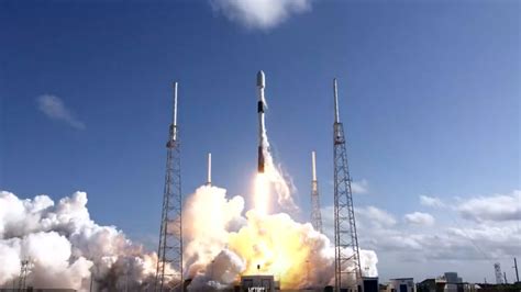 Spacexs Rocket Delivers Another 56 Starlink Satellites Into Orbit