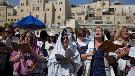 Jewish Women Pray At Jerusalem Holy Site Angering Rabbi