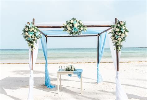 Beach weddings are extremely popular all the year round because they are the most romantic and relaxing. Gorgeous Wedding Arch Decoration - Destination Wedding Details