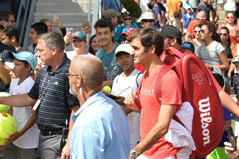 Photos Tuning Up August 23 2017 Roger Federer Walking Toward The
