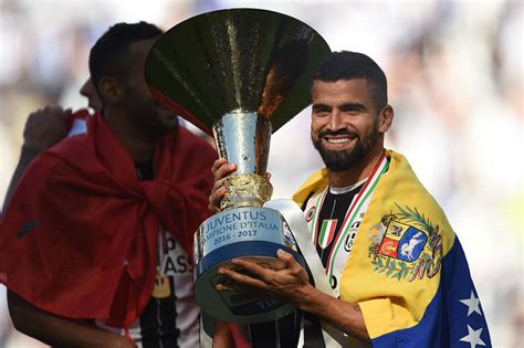How to watch juventus crotone livestream. FBL-ITA-SERIEA-JUVENTUS-CROTONE-TROPHY - Juvefc.comJuvefc.com