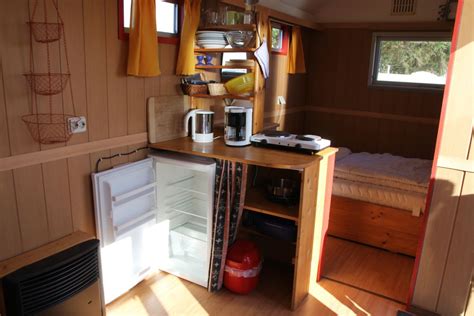 Bett, aus kiefernholz, selbst gebastelt, 1,44 x 2m , 30 cm hoch, mit matratze 40 cm hoch, zusammen mit lattenrost, und matratze zu verkaufen. Campingplatz Flüggerteich Fehmarn Bauwagen - Campingplatz ...