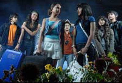 With thalita latief, marcell darwin, melvin giovanie, tsania marwa. Lawang Sewu (Dendam Kuntilanak)