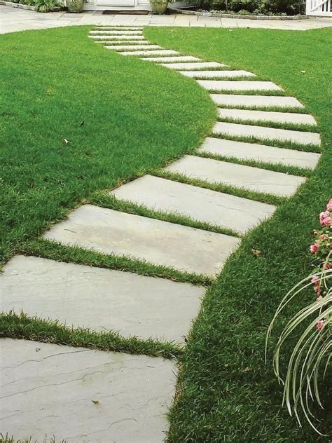30 Newest Stepping Stone Pathway Ideas For Your Garden Modern Design In 2020 Stepping Stone