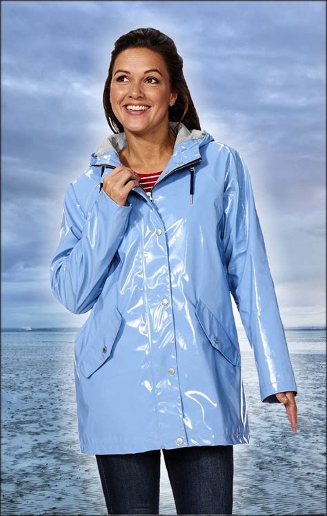 Pin By Jen Fox On Rain Raincoat Rain Jacket Women