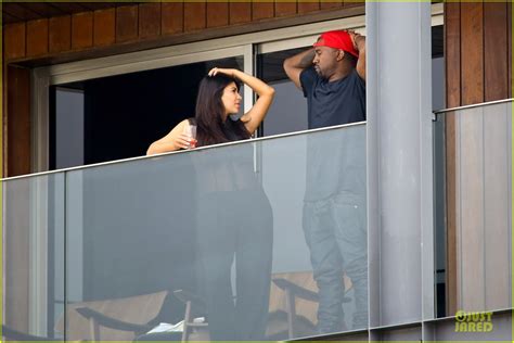 Pregnant Kim Kardashian And Kanye West Kisses In Rio Photo 2807462