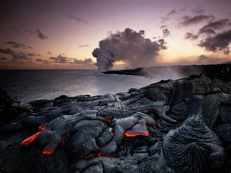 Heliker, c.,1991, volcanic and seismic hazards of the island of hawaii: Hawai'i Volcanoes National Park Guide - Sunset.com ...