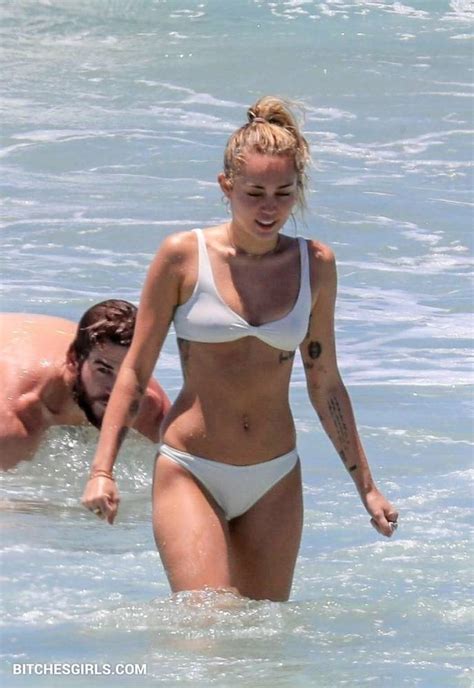 Miley Cyrus Nude Celebrity Tits Photos