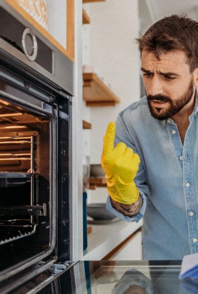 7 tips de limpieza para dejar el horno reluciente como recién comprado