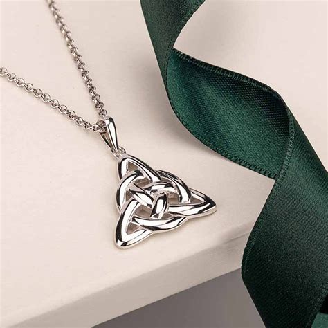 Sterling Silver Trinity Knot Necklace Solvar