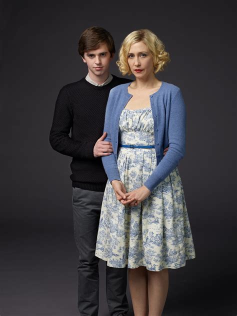 Bates Motel Season 3 Norman And Norma Bates Official Pictures Bates Motel Photo 38218033