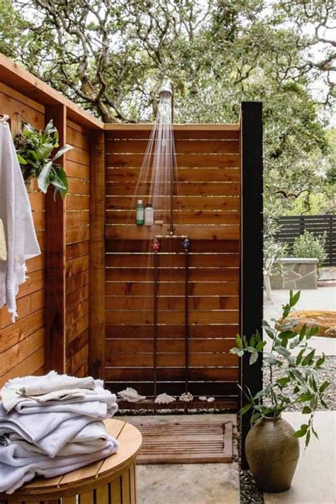 Wood Closed Shower Outdoor Shower Enclosure Diy Outdoor Shower Diy