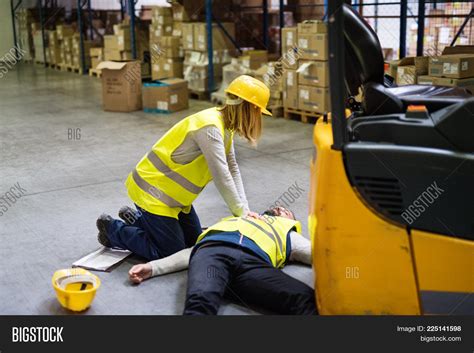 Imagen Y Foto Accident Warehouse Prueba Gratis Bigstock
