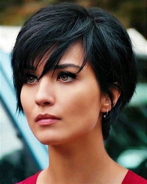 55 Pretty Pixie Cuts According To The Latest Trends