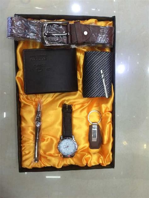 This gets tricky, but it's not a lost cause. Men's 6-piece Gift Box ( Watch, Key Holder, Pen, Tie, Belt ...