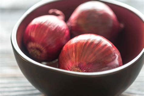 10 Incredible Benefits Of Eating Onions | ThriveNaija