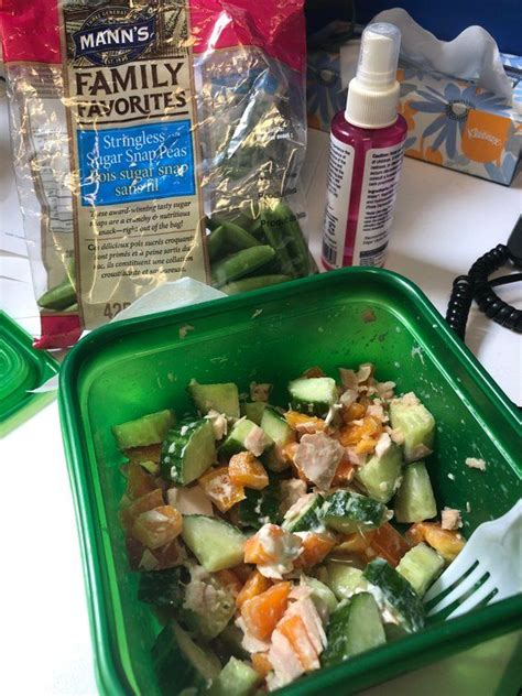 Next time you're hungry, try one (or more) of these nutritious options! (320 calorie lunch) Easy delicious and high volume ...