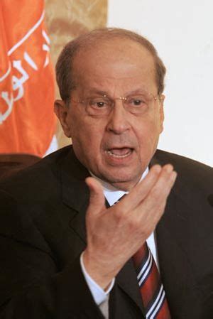 ما نتراجع حتى يسقط السفاح وترجع تعمر البلد ويرجع الأمل بالحياة للشعب. ميشال عون - المعرفة