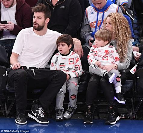 Shakira and Gerard Piqué spotted with their sons at the Christmas game in New York City Photos