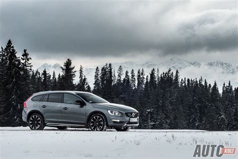 The v60 cross country is roomier than it was before, and it certainly feels that way. Nowe Volvo V60 Cross Country D4 AWD (2016) - test, opinia ...