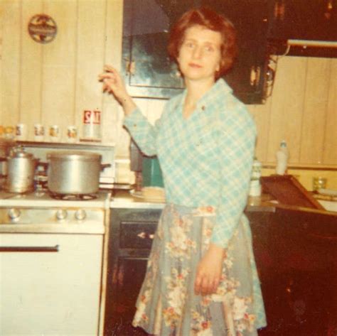 Color Snapshots Show How Kitchens Were Like In The S Vintage