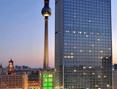 Das mit vier sternen ausgezeichnete park inn by radisson berlin alexanderplatz befindet sich in einem modernen hochhaus und ist, stand dezember 2017, das höchste hotel der stadt. Rautenberg Managerin im Park Inn by Radisson Berlin ...