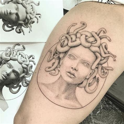 Tatuagem De Medusa Significado E Fotos Para Inspirar Medusa Tattoo Greek Tattoos Medusa