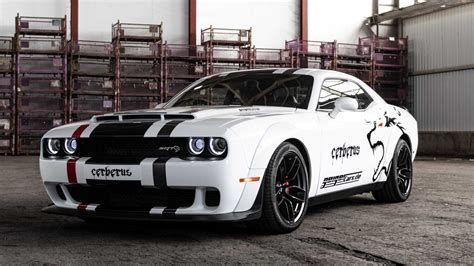 The dodge challenger is the name of three different generations of automobiles (two of those being pony cars) produced by american automobile manufacturer dodge. Este Dodge Challenger SRT Hellcat se llama Cerberus y ...